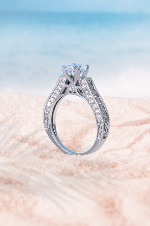 Những mẫu nhẫn cầu hôn Bridge Accent được yêu thích nhất - Phong cách nghệ thuật đương đại